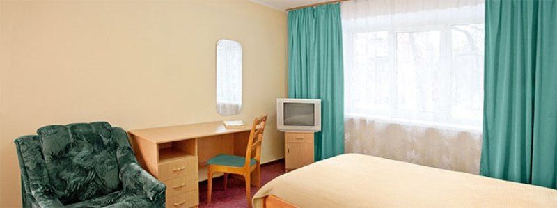 Kozatsky On Antonova Hotel Kiev Bagian luar foto