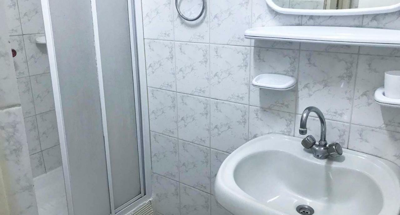 Kozatsky On Antonova Hotel Kiev Bagian luar foto