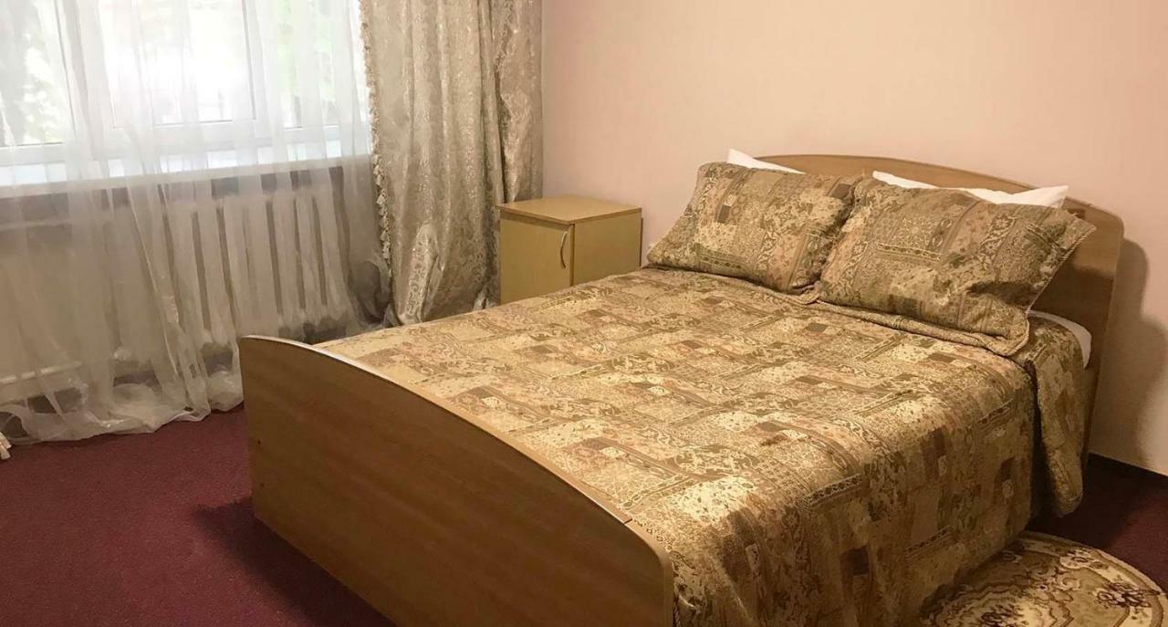 Kozatsky On Antonova Hotel Kiev Bagian luar foto