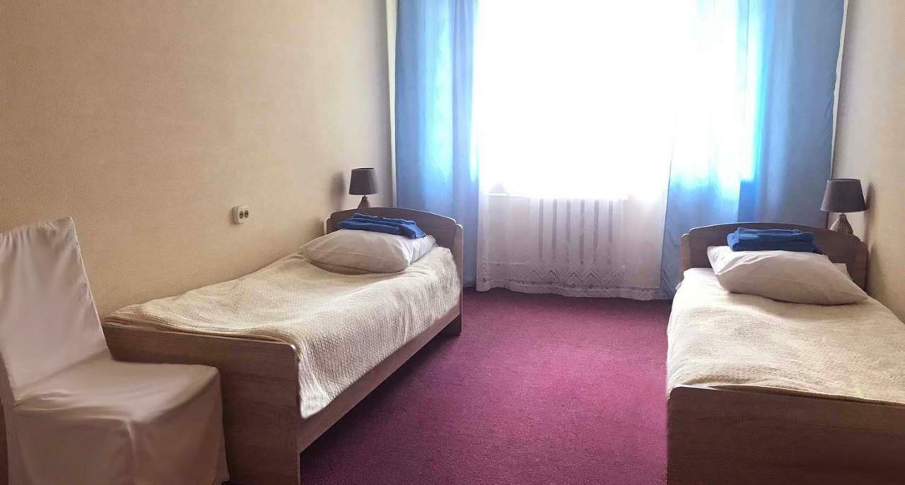 Kozatsky On Antonova Hotel Kiev Bagian luar foto