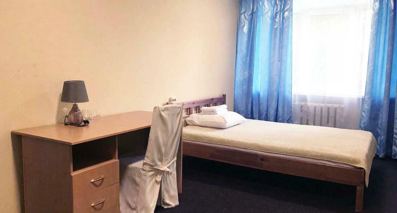 Kozatsky On Antonova Hotel Kiev Bagian luar foto