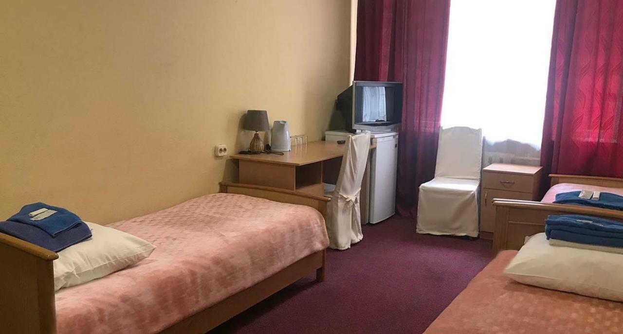 Kozatsky On Antonova Hotel Kiev Bagian luar foto